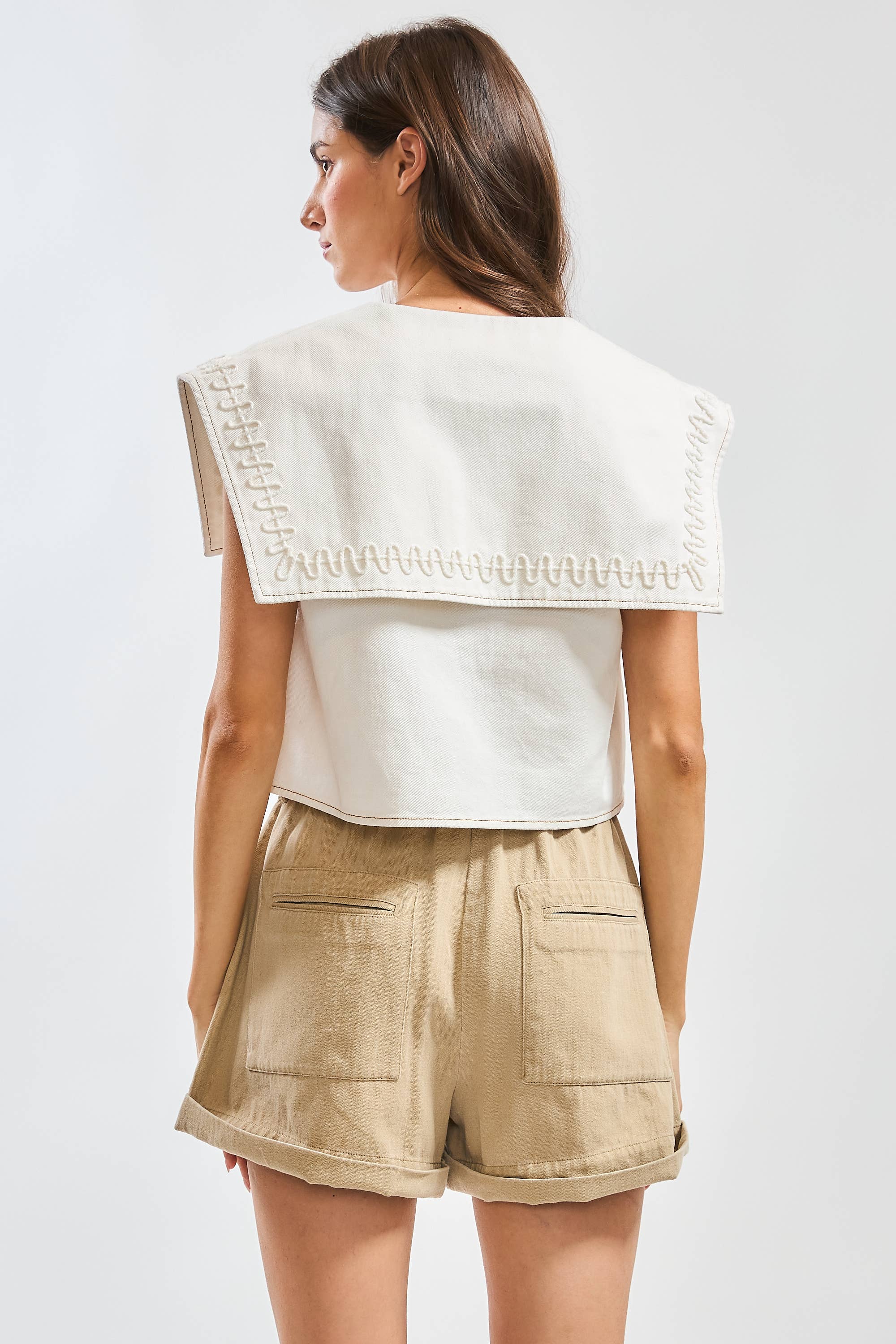 Sleeveless Cropped Top Embroidered Sailor Collar