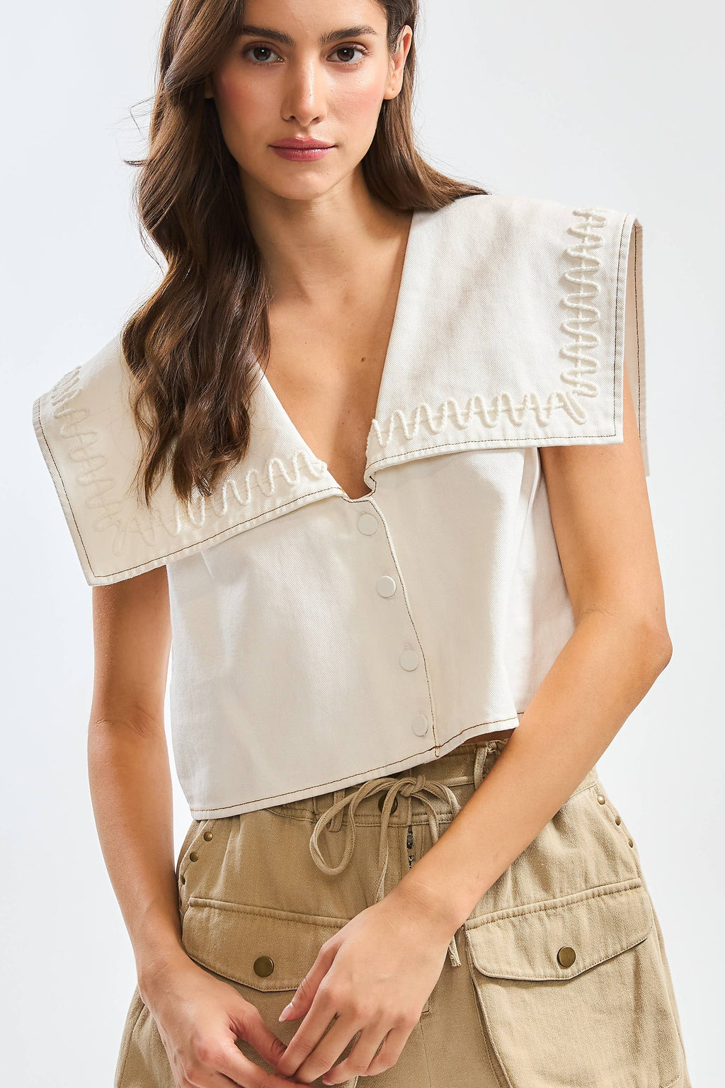 Sleeveless Cropped Top Embroidered Sailor Collar