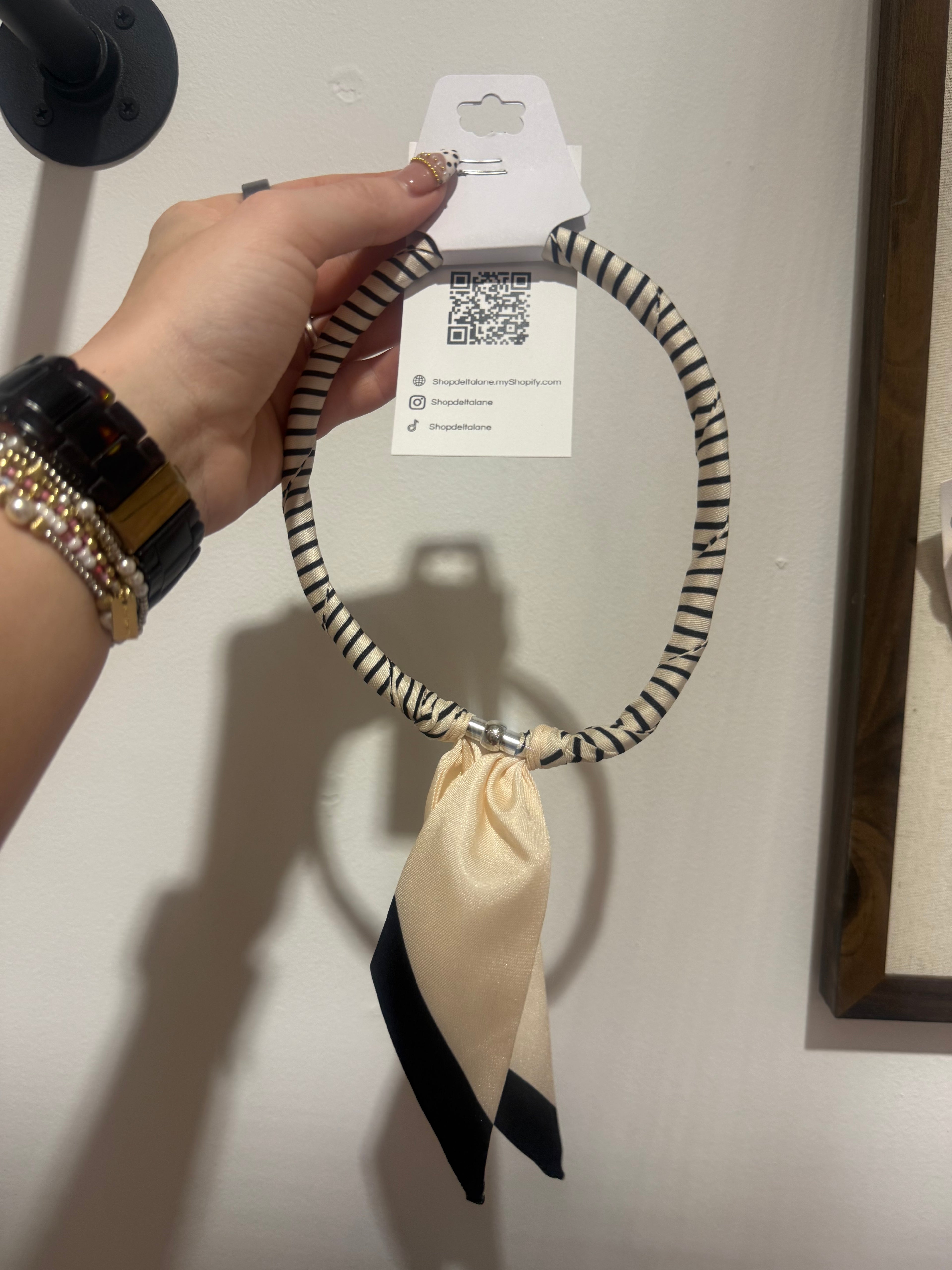 Cream & Black Magnetic Necklace